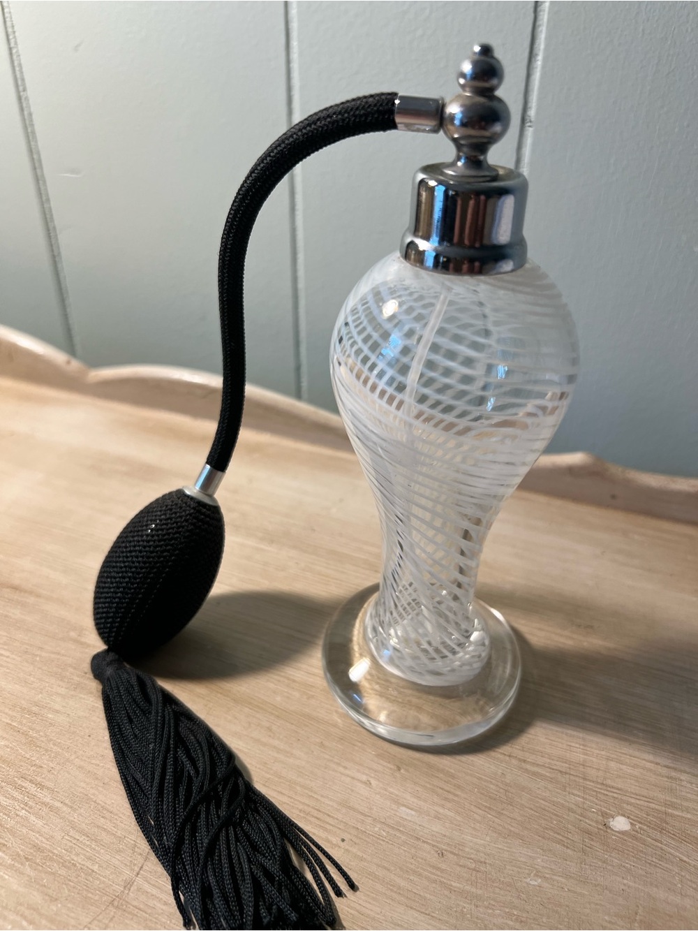 Clear Swirl Glass Perfume Atomizer with Black Bulb